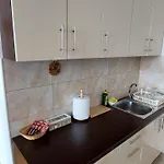 Apartament Avaz - *